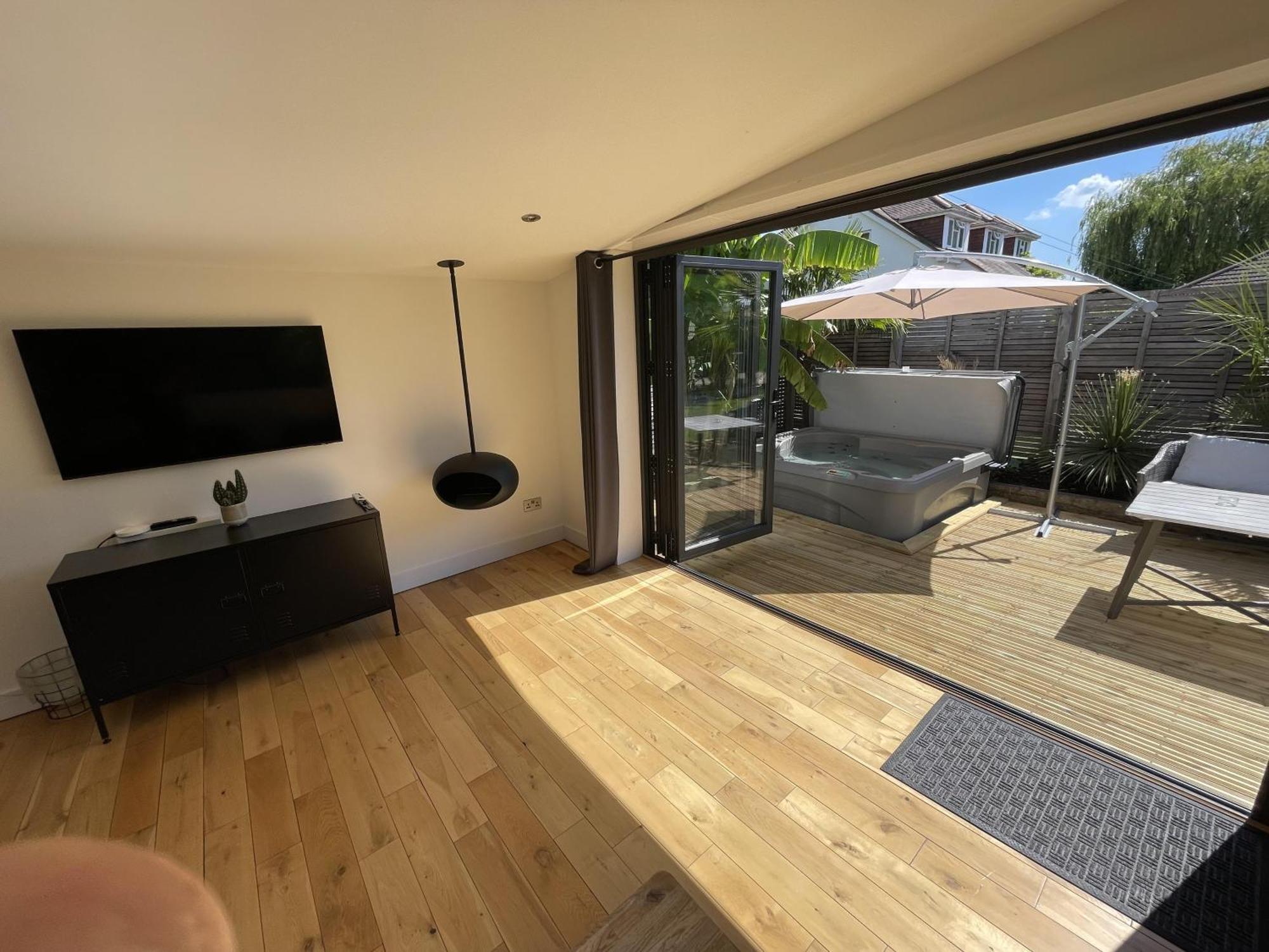 River Guest House With Jacuzzi Fire And Boat Hire Staines-upon-Thames Exterior foto
