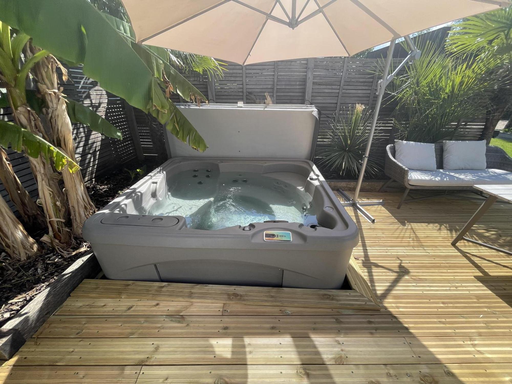 River Guest House With Jacuzzi Fire And Boat Hire Staines-upon-Thames Exterior foto